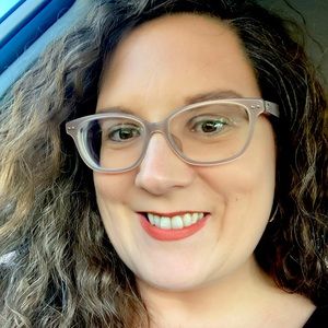 Meet your Posher, Robyn